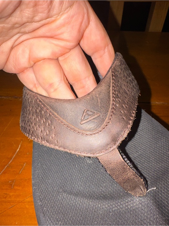 REEF Rover Leather Upper Flip Flop - size 11 main image 5